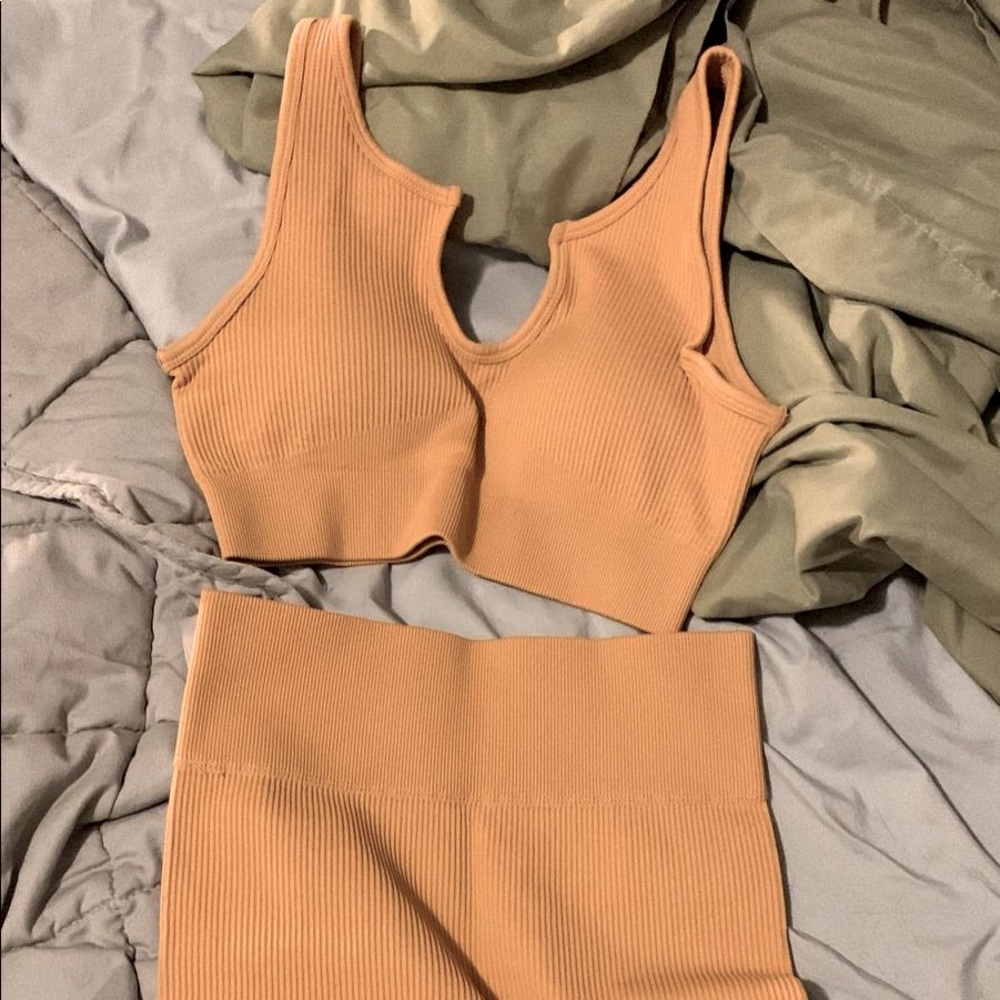 BRAND NEW / UNWORN size S yoga set (bike shorts).